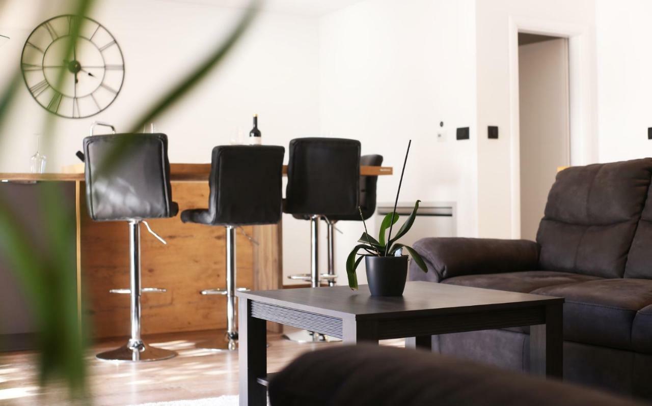Apartments Dvor - Ap1, Ap2, Ap3 巴什卡沃达 外观 照片
